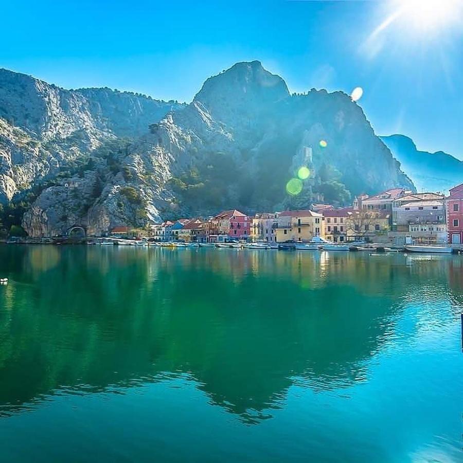 Central Alley Omis Bagian luar foto