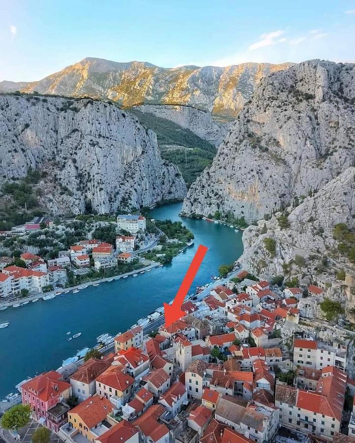 Central Alley Omis Bagian luar foto