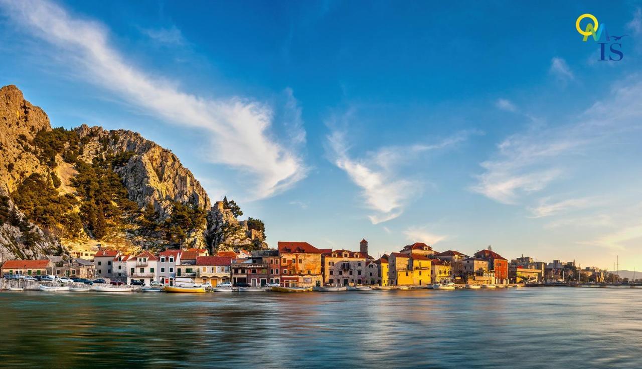 Central Alley Omis Bagian luar foto